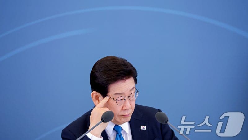 이 대통령, 오늘 영·프 주도 '호르무즈 통항 화상회의' 참석…메시지 수위 고심