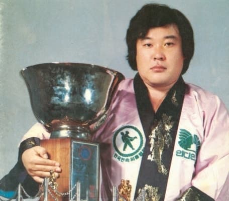 '들배지기 명수' 홍현욱 장사 별세…고2 때 당대 최강 꺾은 씨름꾼