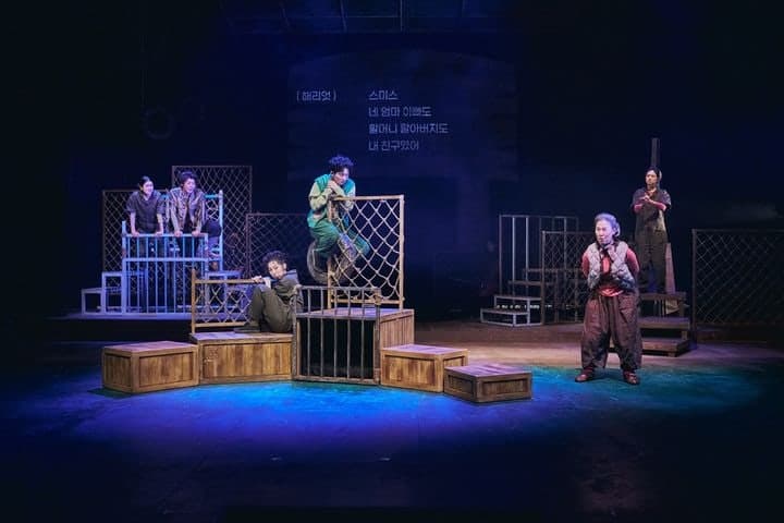 "배우와 수어통역사 한몸처럼"…장애·비장애 넘어 모두가 즐기는 연극 '해리엇'