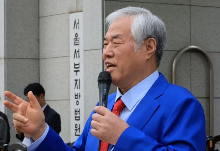 보석 석방 전광훈, 광화문 집회 참석해 "대한민국 망했다" 주장