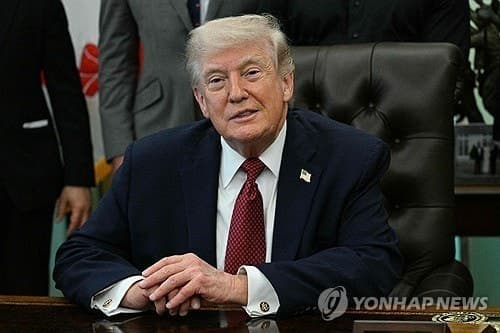 트럼프, 이란의 호르무즈 통제 재개에도 "대화 순조롭게 진행"