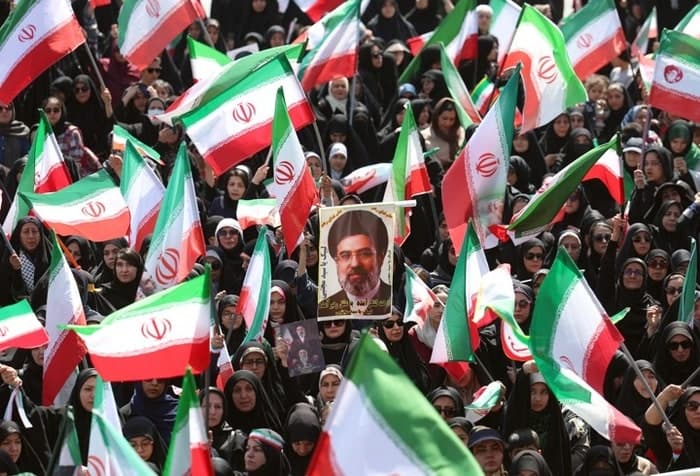 이란 최고지도자, "이란 해군, 적에 새로운 패배 안길 준비" 강경 메시지 발표