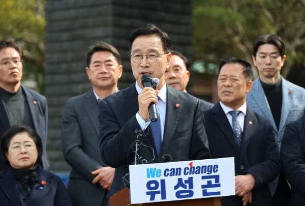 위성곤, 민주당 제주지사 후보 확정…국힘 문성유와 맞대결