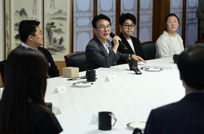 김 총리, 청소년·청년 기후협의체 발족…"기성세대가 놓친 기후정책 챙길 것"