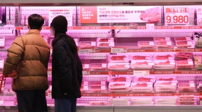 “또 음식 갖고 장난질?”…스테이크 원산지 ‘육우→한우’ 4년 속인 업주 집유