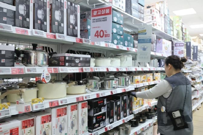 "봄맞이 집 정돈 해볼까" 이마트, 주방부터 욕실까지 생활용품 최대 50% 할인