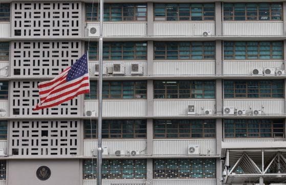 美대사관, 경찰에 "방시혁 출국 허용해달라" 요청…BTS 투어 등 이유
