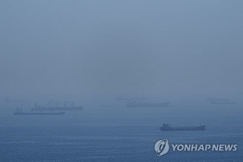 이란 이슬람혁명수비대 "호르무즈 해협 18일 저녁부터 폐쇄" "미 호르무즈 해협 봉쇄 풀어야 차단 해제"