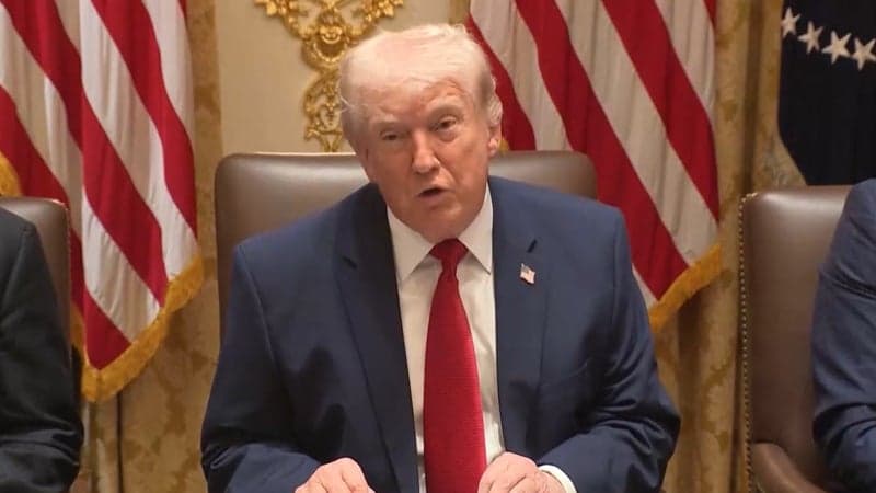 "트럼프, 호르무즈 재봉쇄·협상 논의 위해 백악관 상황실 회의 소집"