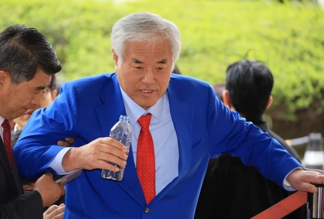 전광훈 "빚내서라도 100만원씩 헌금해야 대한민국 유지"