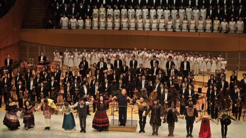 정명훈과 29년만의 콘서트 오페라 '카르멘', 음악에 집중한 묘미