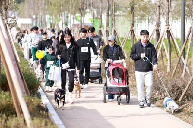 포천시, 반려견 동반 '한탄강 댕댕 트레킹' 참가자 모집…이웅종 소장 동행