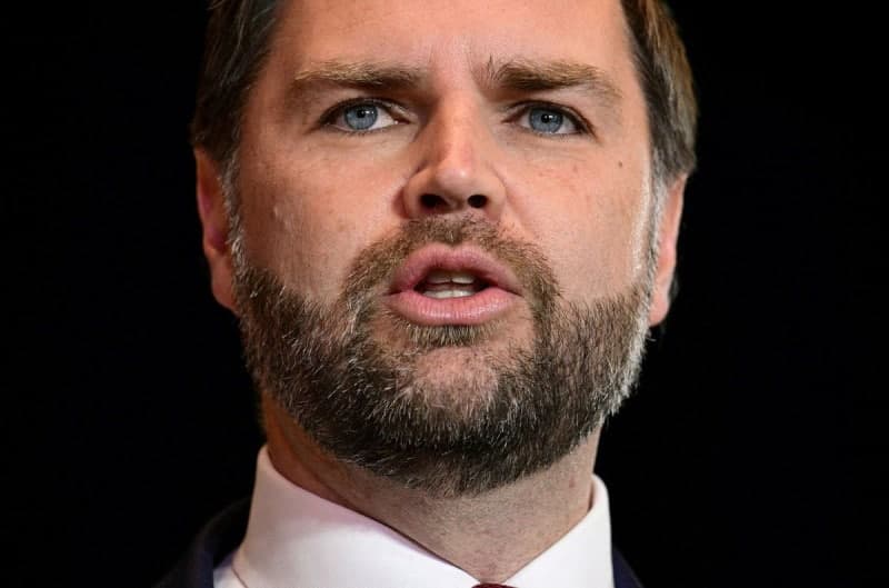 밴스 美부통령, 2차 이란 협상 출격…또 '노딜'이면 큰 타격