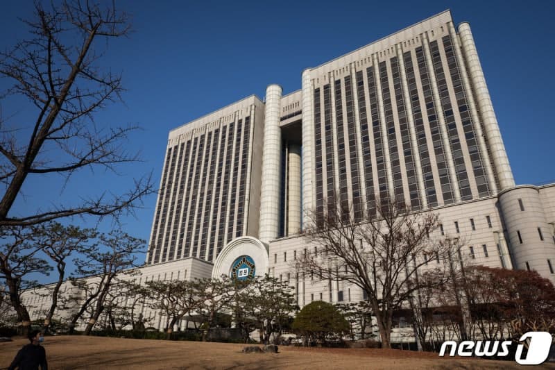 '접대 골프' 벌금형 불복 김인택 부장판사, '명태균·김영선 무죄' 선고 후 정식재판 청구