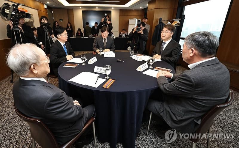 경사노위, 노사정 오찬 간담회서 '사회적 대화 2.0' 출발 논의…김지형 위원장 "절차가 정의" 강조