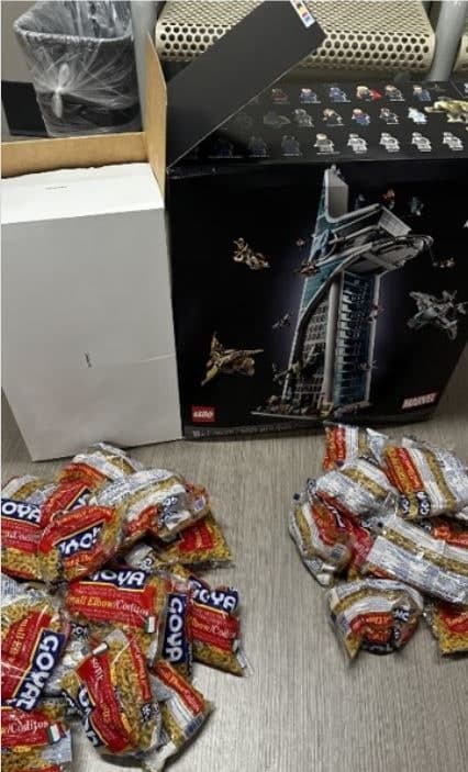 "무게·소리까지 치밀하게" 레고 대신 파스타 넣어 5천만원 빼돌린 美 남성