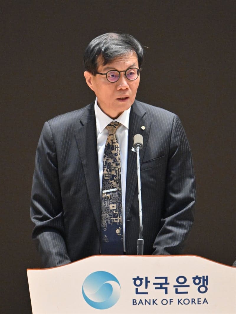 이창용 총재, 4년 임기 마치며 "금리만으론 경제 안정 힘들어" 마지막 직언