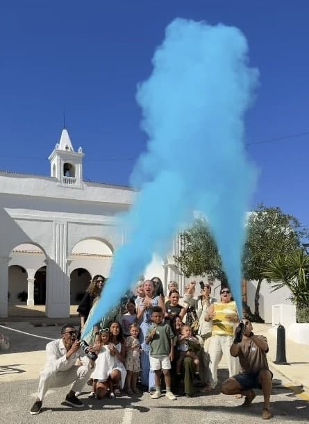 "죽은 지 1년 된 남편 아이 가졌다"…맨유 출신 故톰슨 아내, 냉동 배아로 임신