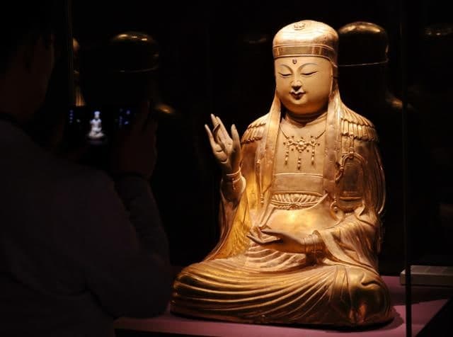 절도범 꿈에 나타나 꾸짖은 지장보살…선운사 삼지장보살상 서울에서 처음 모였다