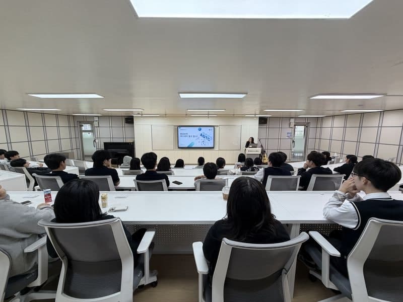 김포공항, 수학여행철 맞아 "이것 조심하세요" 청소년 항공보안 특별교육 실시