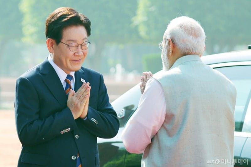 8년 만의 인도 국빈방문, 李대통령 "간디 평화정신으로 온 세상 평화 가득하길"