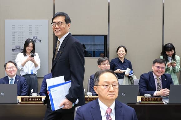 이창용 한은 총재, 통화정책 한계 지적하며 구조개혁 강조