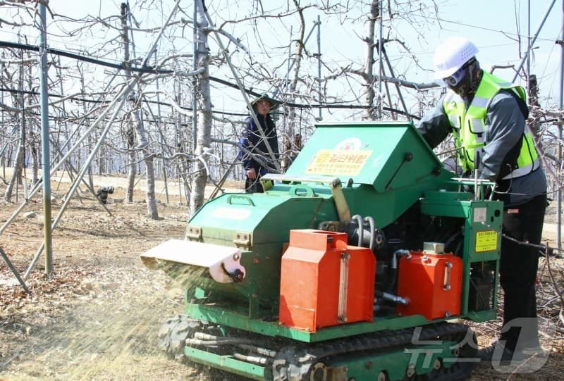 경북도, 찾아가는 영농부산물 파쇄 지원…“산불 예방에 아주 좋아요”