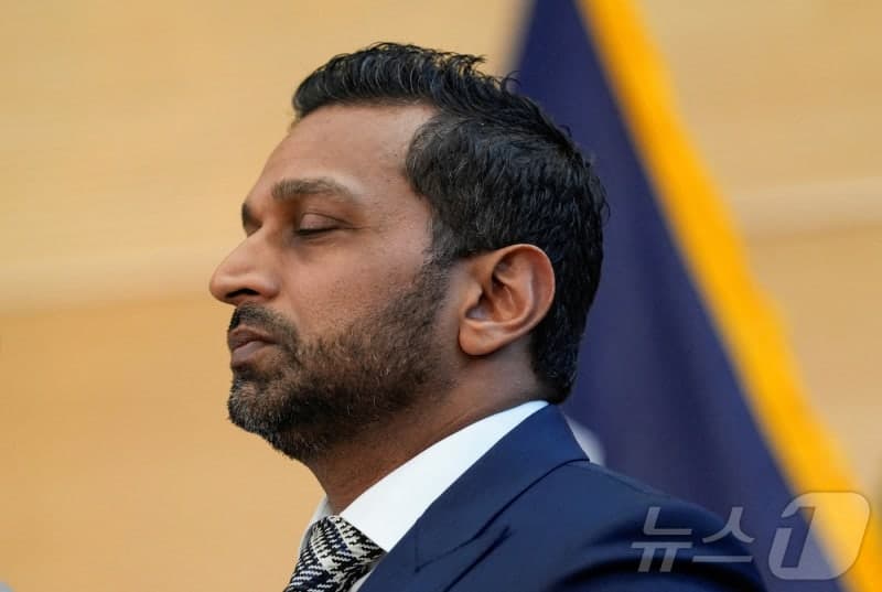 FBI 국장, '잦은 과음 의혹' 보도 언론사에 3천680억원 손배소