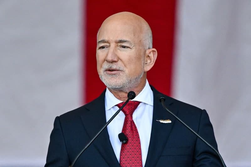 "베이조스 AI 스타트업 '프로메테우스', 15조원 투자 유치 임박"