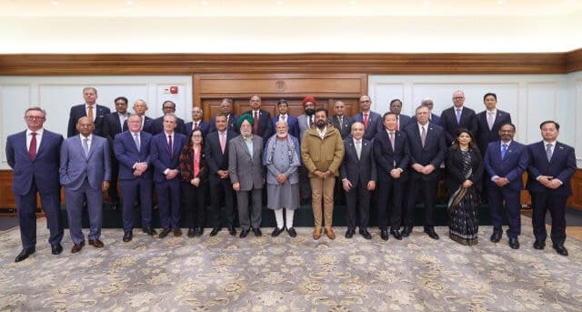 현대차, 인도 3륜 EV 공동개발…정의선-모디 8년 약속 결실