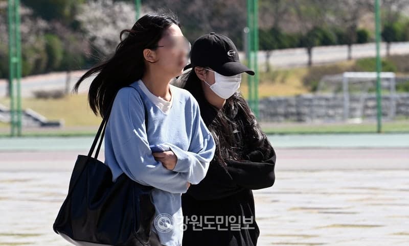 출근길 기온 '뚝' 떨어져 쌀쌀, 일교차 20도 안팎…수도권 미세먼지 '나쁨'