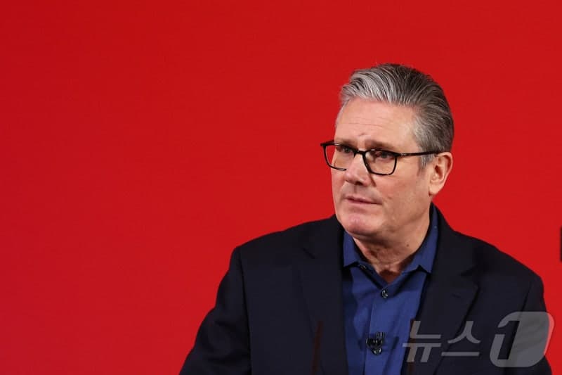 스타머 영국 총리, "맨덜슨 임명은 잘못된 결정" 또 사과…사임 요구는 거부