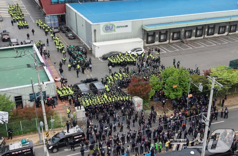 CU "오늘 점심부터 간편식 구매 가능"…물류 마비 속 대체 물류 통해 긴급 수송