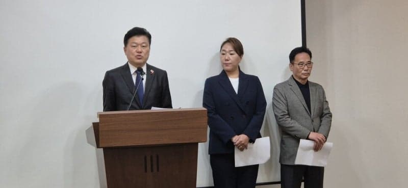 신용한 민주 충북지사 후보 "정치공작 명태균 고소" 선거법 위반·스토킹 혐의