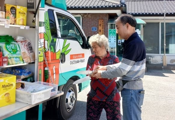 "칼도 갈고, 장도 보고"…임실 '가가호호 이동장터' 오지마을 해결사