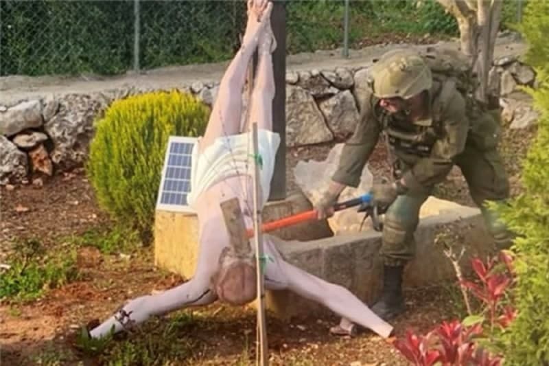 네타냐후 "망치로 예수상 내려친 이스라엘 병사 엄중 징계"…美보수진영도 '부글'