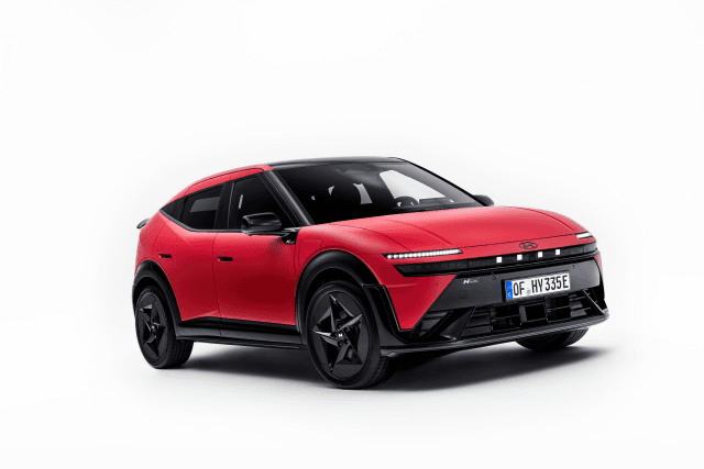 현대차, 유럽 공략 소형 전기차 '아이오닉 3' 공개…“496km 달리는 전기 해치백”