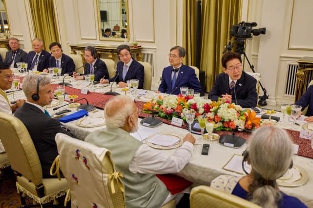 이 대통령·모디 총리, "동방의 등불" 예언 현실로…중동전쟁 속 긴밀 공조