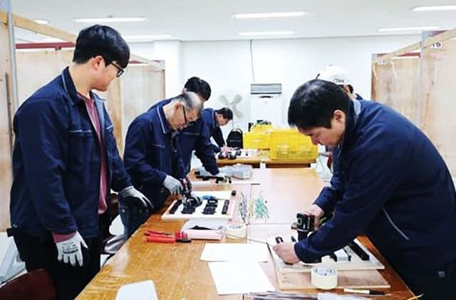 대한상의, '손가락 잃은 60대도 도전' 산재 근로자 재기 돕는다