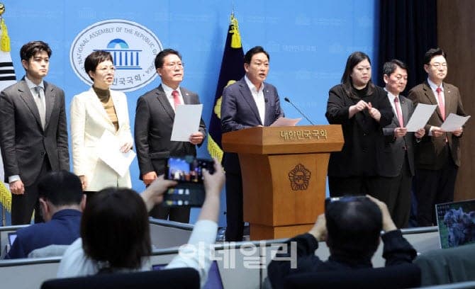 국힘 경기 의원들 "수도권 무너지면 끝"…자체 선대위 즉시 발족