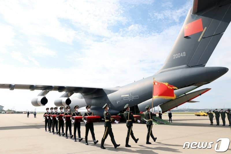 6·25전쟁 중국군 유해 12구, 3년 만에 공개 행사로 中에 인도