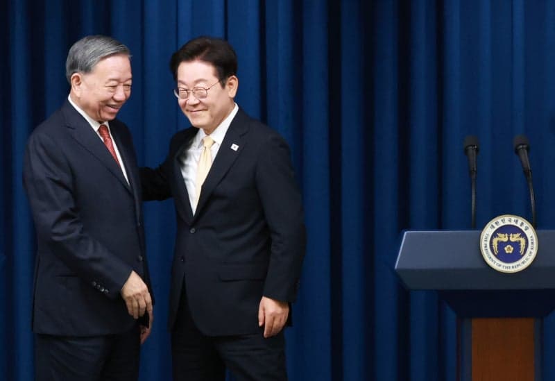 이 대통령, 인도 국빈방문 마치고 베트남으로…“인프라·원전 협력”