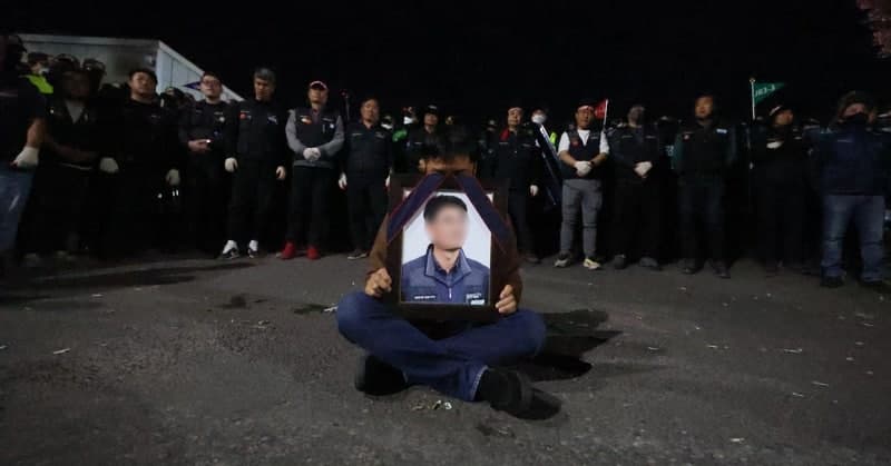 민주노총 "CU·정부가 책임지고 화물노동자 사망 사태 해결하라"