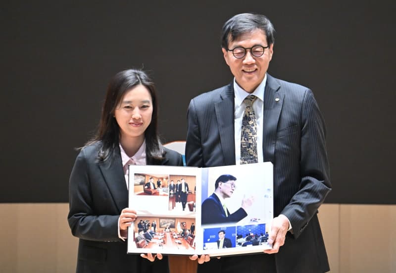 이창용 "비상계엄 대처 가장 큰 보람" 퇴임, 신현송 한은 수장 공백 피했다