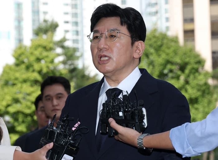 방시혁 하이브 의장, 1900억 부당이득 혐의 구속영장