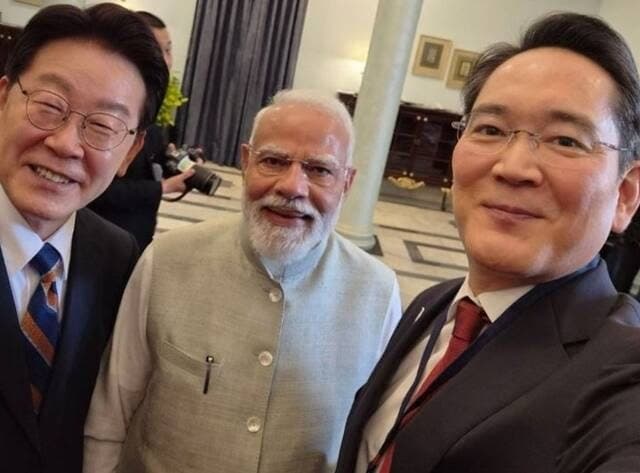 이재용 회장, 李 대통령·모디 총리와 '갤럭시 셀카' 깜짝 등장