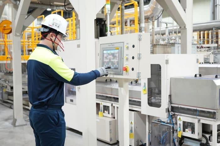 포스코퓨처엠, 임직원·가족 참여 '자연 보호의 날'…포항 냉천 생태계 복원 봉사활동 전개