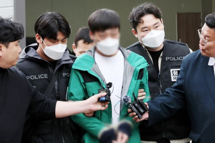 '소방관 2명 순직' 완도 냉동창고 화재 낸 중국인 작업자 구속 송치