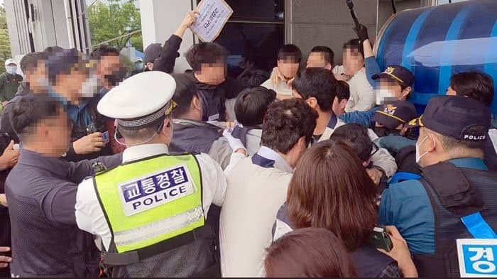 현대차 울산공장서 금속노조-보안요원 '실랑이'…"원청 교섭 응하라"