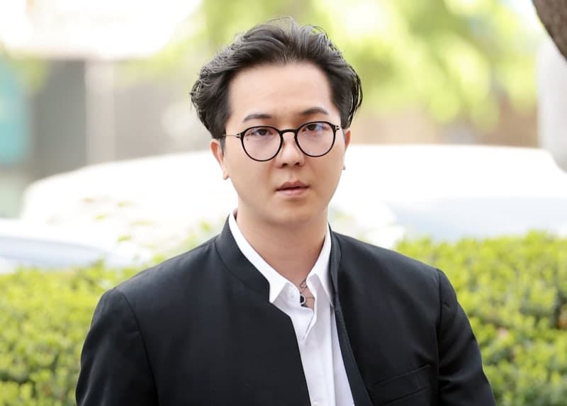 '102일 무단 결근' 송민호 징역 1년 6개월 구형…"기회 주면 재복무"